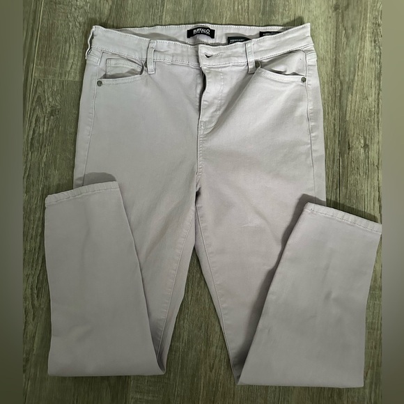 ❤️ Buffalo David Bitton Aubrey  Light Purple Straight Leg Jeans Size 10 NWOT - Picture 1 of 7